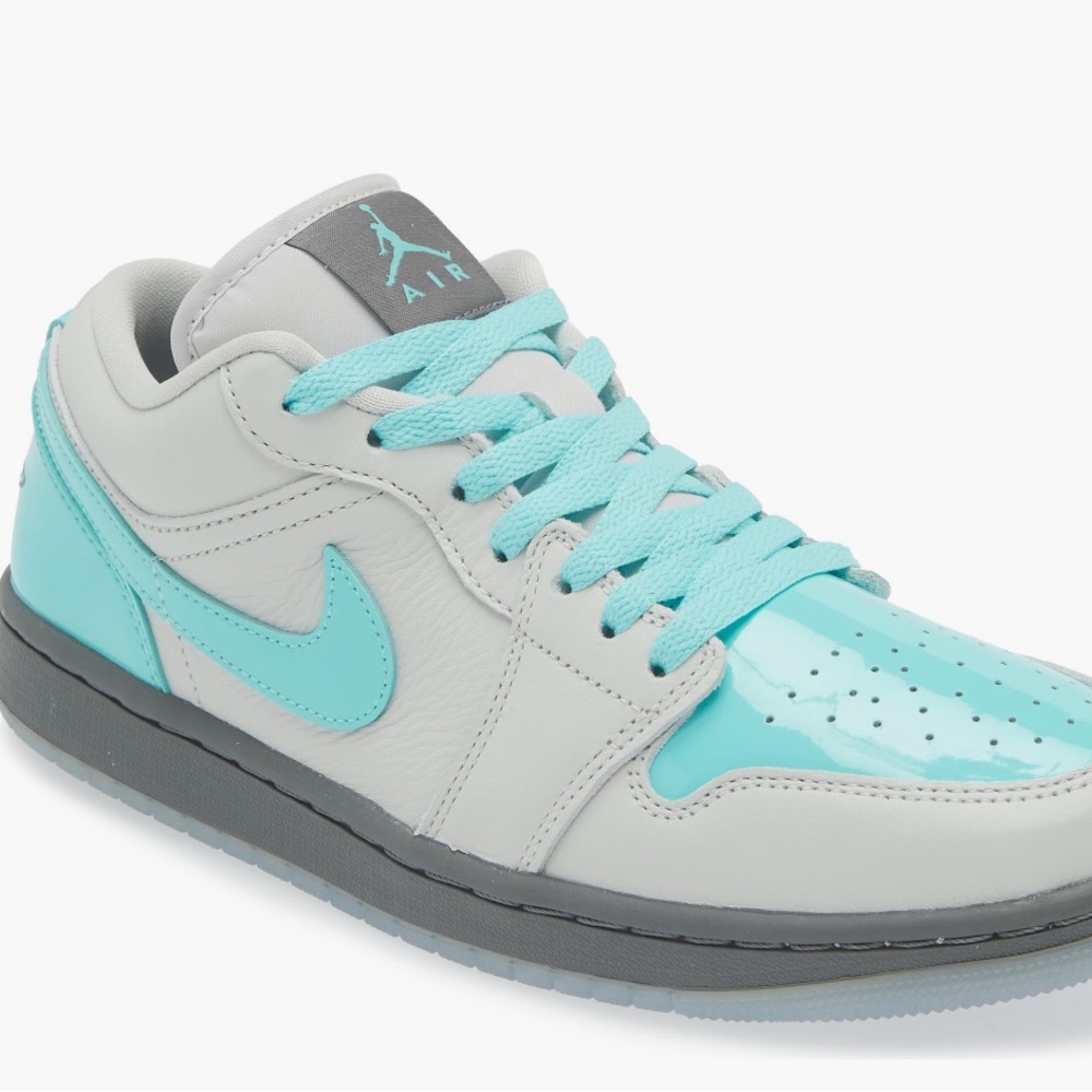 Air Jordan 1 Low SE Basketball Sneaker